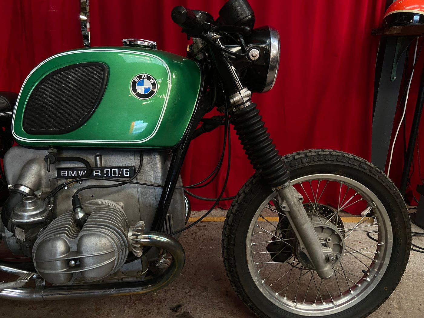 1975 Minz Green Bmw R90/6 | Custom